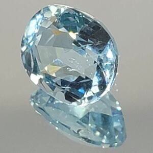 Gorgeous 4 Carat Aquamarine!!